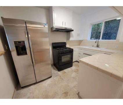 For Lease: 14701 Dickens St 4 in Sherman Oaks for $2,600 per month at 14701 Dickens St in Sherman Oaks CA is a Apartment