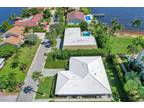 124 Park Ln E, Hypoluxo, FL 33462