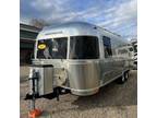 2017 Airstream Flying Cloud 27FB Twin 28ft