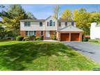 8 Roden Way, Closter, NJ 07624