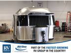 2023 Airstream Classic 33FB Twin 33ft