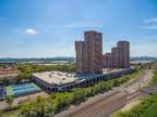 206 Harmon Cove Tower, Secaucus, NJ 07094