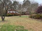 2615 Hickory Valley Dr, Snellville, GA 30078