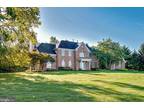 18 Cheyenne Dr, Pennington, NJ 08534