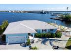 2486 Bayshore Dr, Matlacha, FL 33993