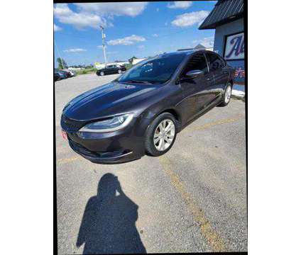2015 Chrysler 200 for sale is a Grey 2015 Chrysler 200 Model Car for Sale in Sikeston MO