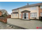 4 bedroom in Brentwood Essex CM13