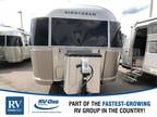 2023 Airstream Flying Cloud 25FB Twin 26ft