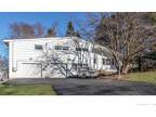 420 Lakeview Dr, Fairfield, CT 06825