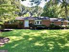 1519 Long Point Rd, Pasadena, MD 21122