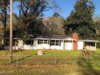 3120 Pate Pond Rd, Caryville, FL 32427