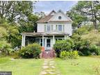 5 Asbury Ave, Crisfield, MD 21817