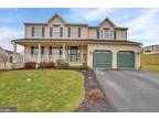 4 Crestview Dr, Reading, PA 19608