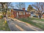 305 Rollins St, Falls Church, VA 22046