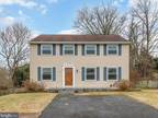 15 Rozina Ct, Owings Mills, MD 21117