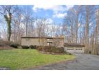 11308 Silverleaf Dr, Fairfax Station, VA 22039