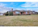 164 Fairview Dr, Hanover, PA 17331