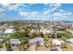 132 E Park Ln, Cocoa Beach, FL 32931