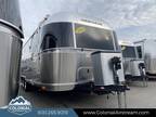 2019 Airstream Flying Cloud 26RB Queen 26ft