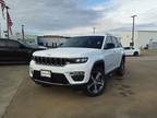 2023 Jeep Grand Cherokee Base