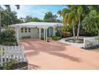 7860 Holiday Dr, Sarasota, FL 34231