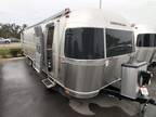2023 Airstream Globetrotter 30RB Twin 31ft