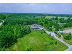 11 acres Equestrian Centre and Country Home in Niagara
