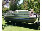 22 foot Lowe Trinidad 22 suncruiser