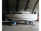 22 foot Bayliner Classic 2252