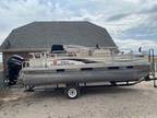 22 foot SunTracker Fishin Barge 21