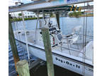 22 foot Boston Whaler dauntless