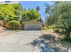 1099 Country Club Dr, Lafayette, CA 94549