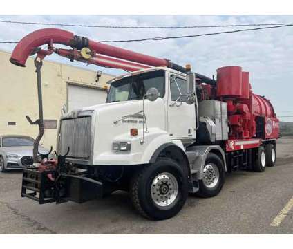 2013 Western Star 4800 for sale is a Red, White 2013 Car for Sale in Oak Park MI