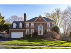 2211 Traies Ct, Alexandria, VA 22306