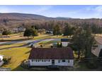 201 Pointfield Dr, Harpers Ferry, WV 25425