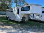 2002 Sundowner Trailers 3 horse stock combo w/ dressing room and a/c Stock /