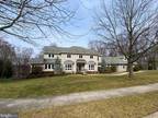 1137 Edgewood Dr, Hummelstown, PA 17036