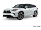 2023 Toyota Highlander Hybrid Platinum