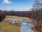 810 Cherry Orchard Rd, Dover, PA 17315