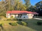 154 Wilson St, Hazlehurst, GA 31539