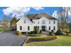 14 Falcon Crest Ct, East Fishkill, NY 12533