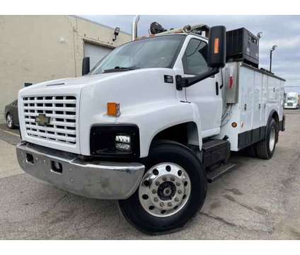 2006 Chevrolet Comm C7500 for sale is a White 2006 Car for Sale in Oak Park MI