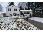 7 Dublin Ln, Poughkeepsie, NY 12603