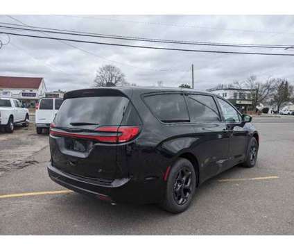 2023 Chrysler Pacifica Hybrid Touring L is a Black 2023 Chrysler Pacifica Hybrid in Enfield CT