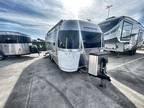 2023 Airstream Flying Cloud 23FB 23ft