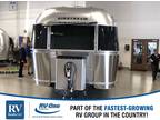 2023 Airstream Flying Cloud 23FB Twin 23ft