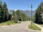 Huge fully serviced lot with a mountain town feel