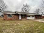 2004 Horseshoe Dr Apt B Springdale, AR