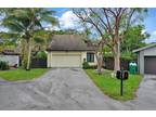 10944 135th Ct Cir SW, Miami, FL 33186