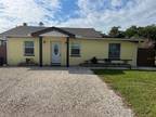 Home For Sale In Bradenton, Florida